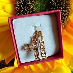 Chic Gold Pendant Necklace